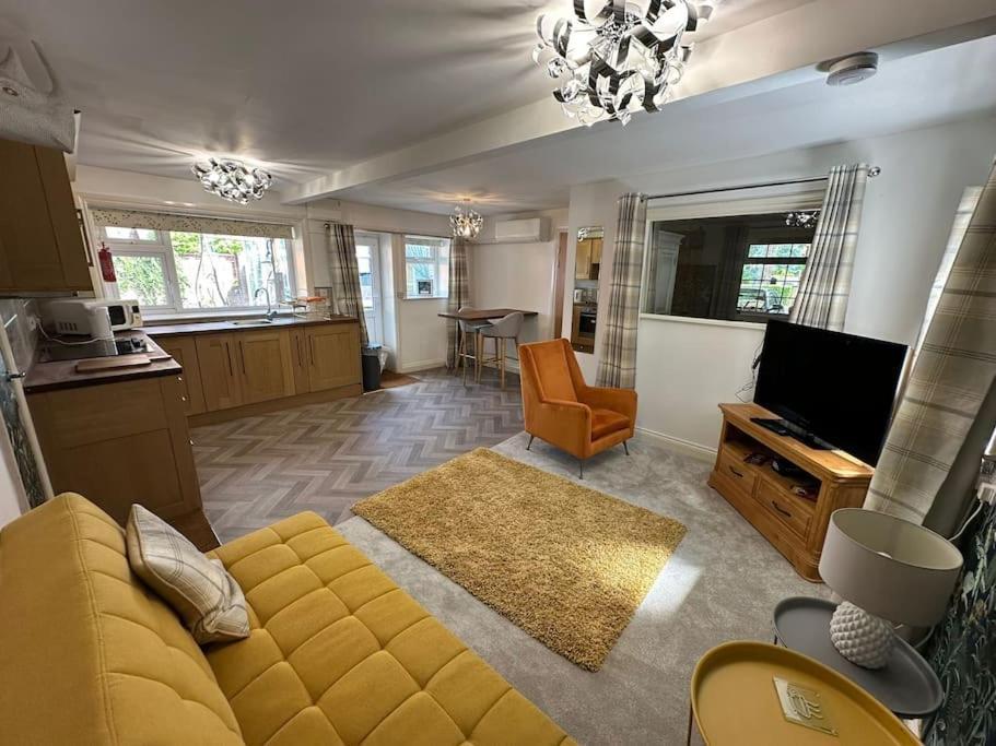 Thee Olde Cow Shed Cottingham, Central Location, 500 Meters From Cottingham Train Station, Close To Hull & Beverly, Free Parking & Wi-Fi , Entire Detached Property 外观 照片